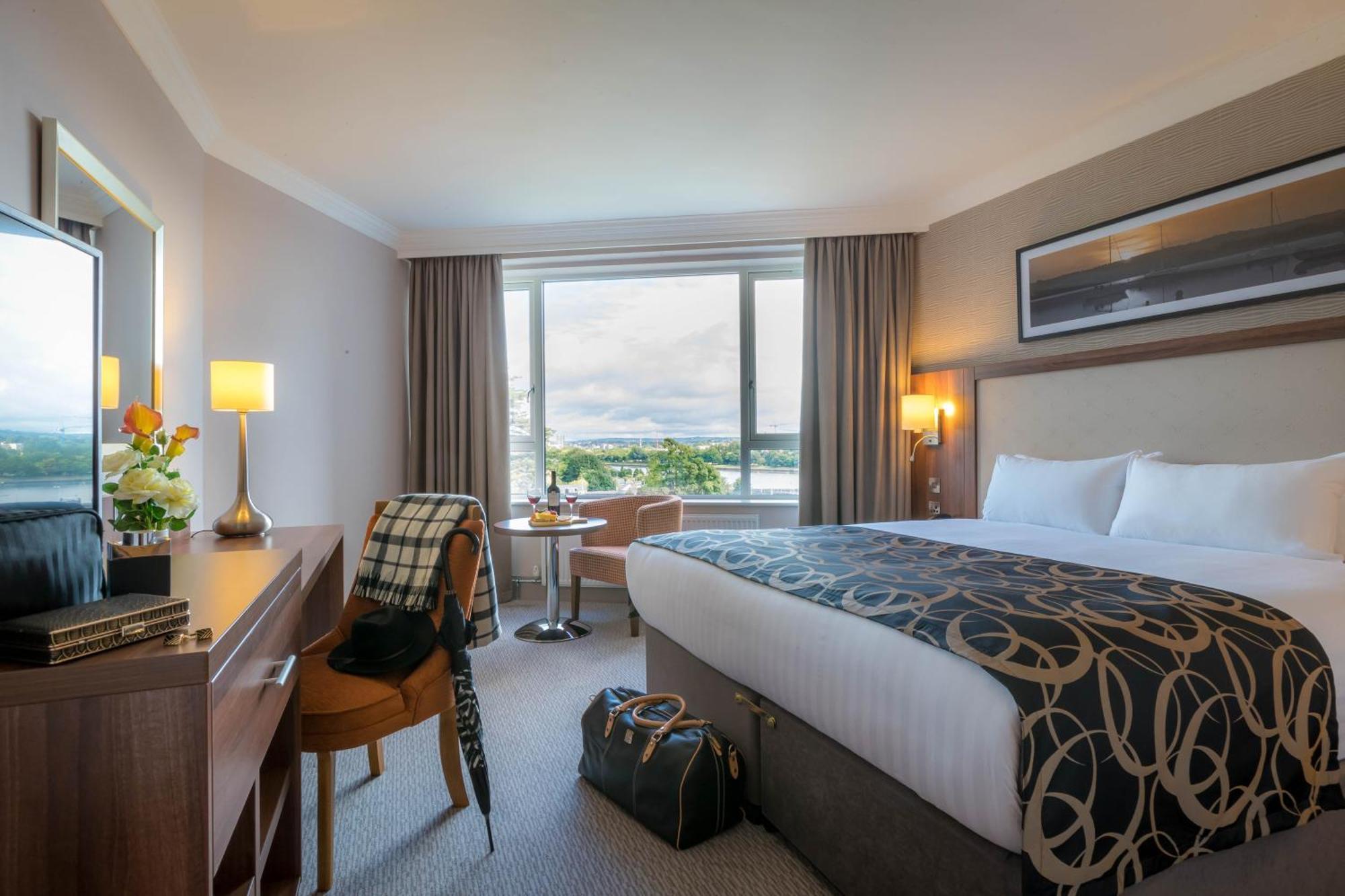 Deluxe Zimmer mit Kingsize-Bett